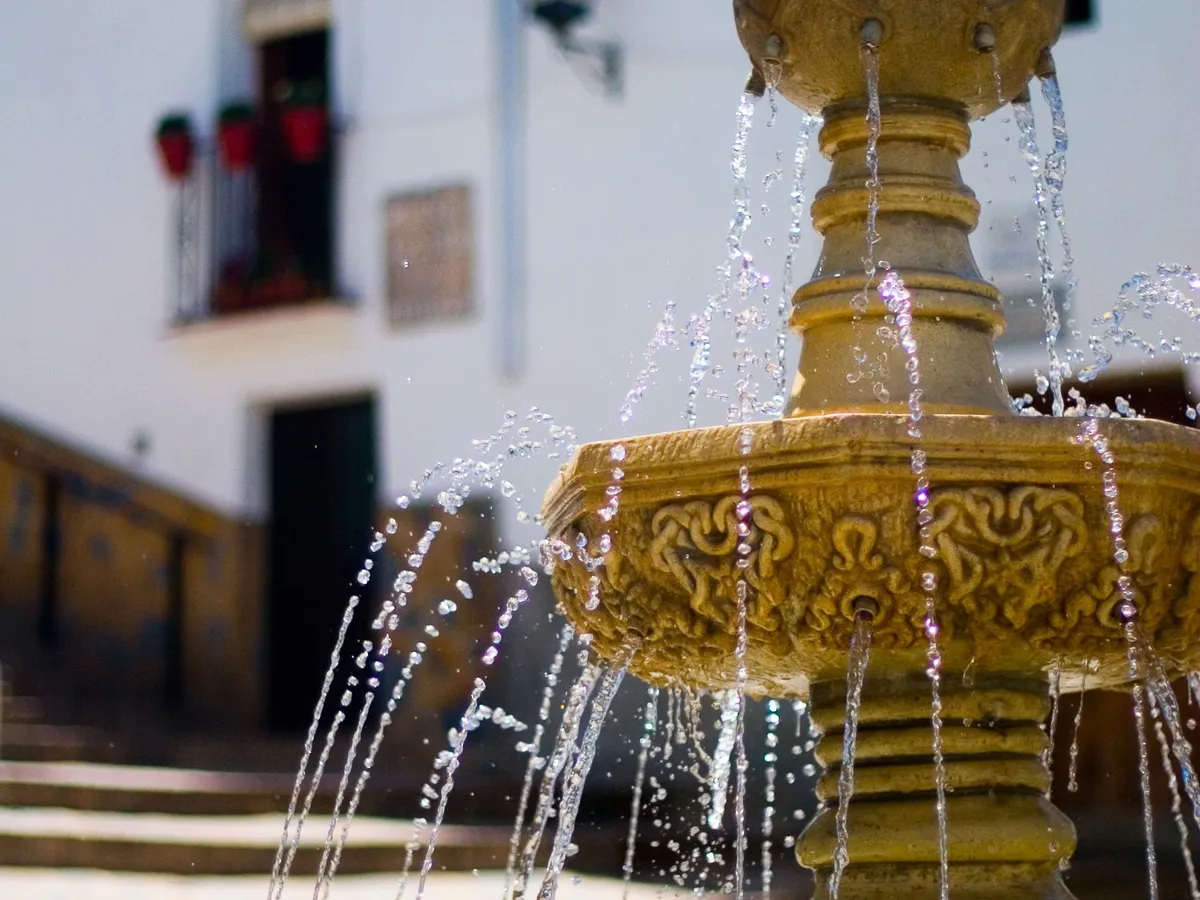 Hill Wheatley Plaza Jug Fountain